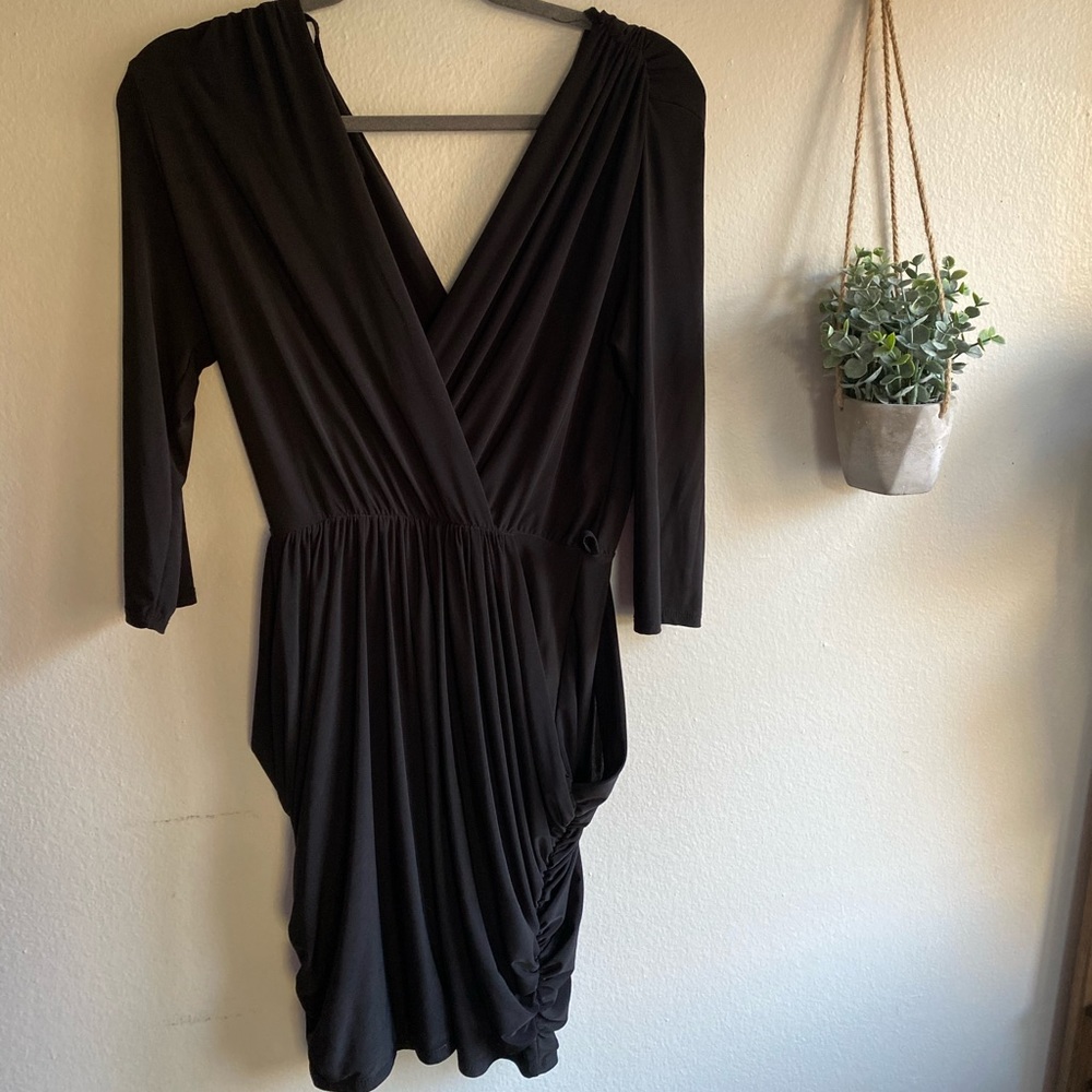 Black hourglass mid sleeve dress